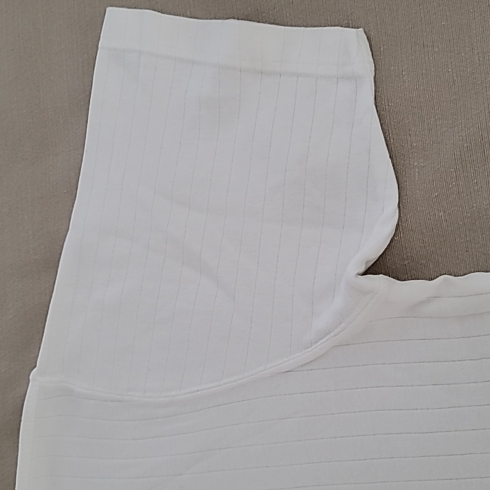 Geoffrey Beene Ribbed White Tee - Picture 5 of 11